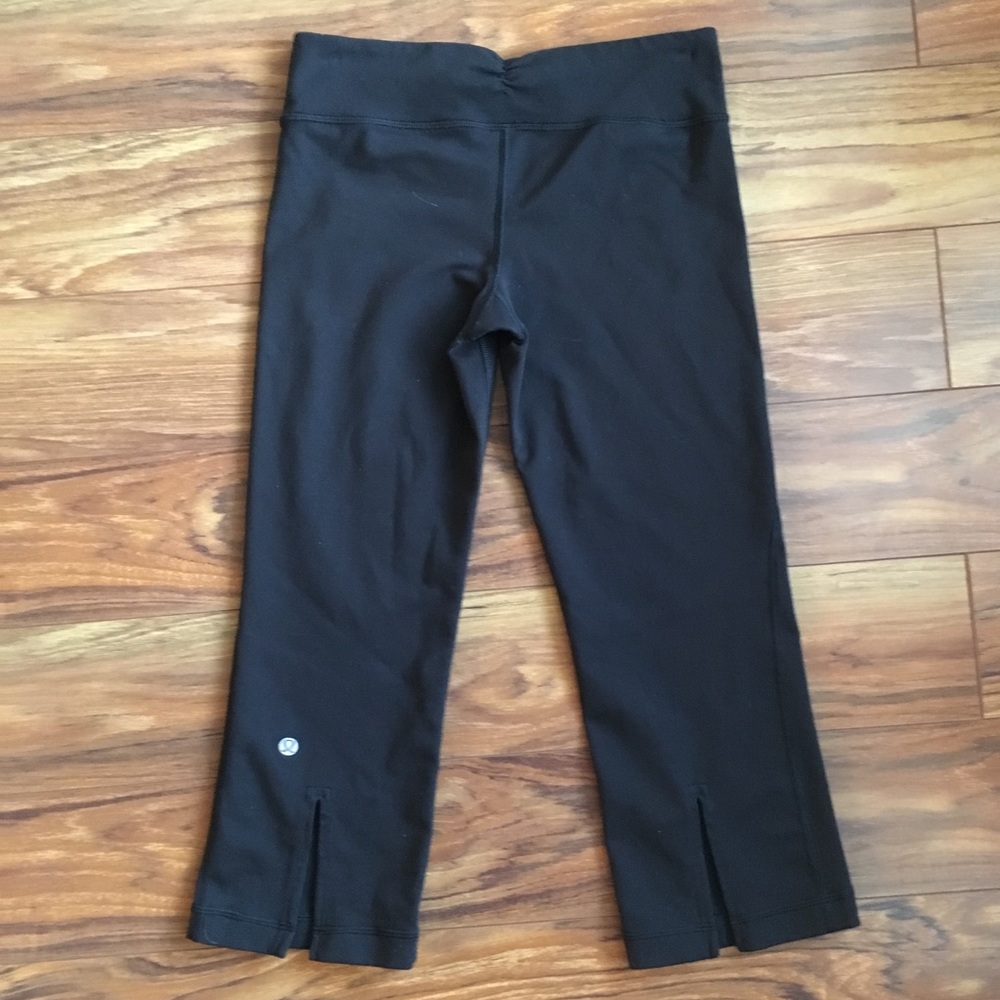 NWOT Lululemon Gather & Crow Crop